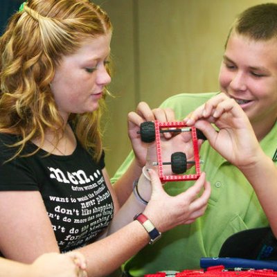 During the program, students live on campus, visit labs and talk to leading researchers, tour industrial and research facilities and take part in debates, lectures and dinners